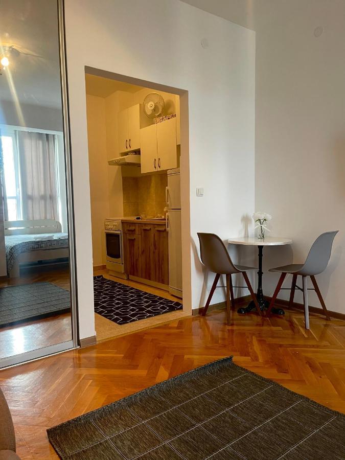 Bar Center Studio Apartman Kültér fotó